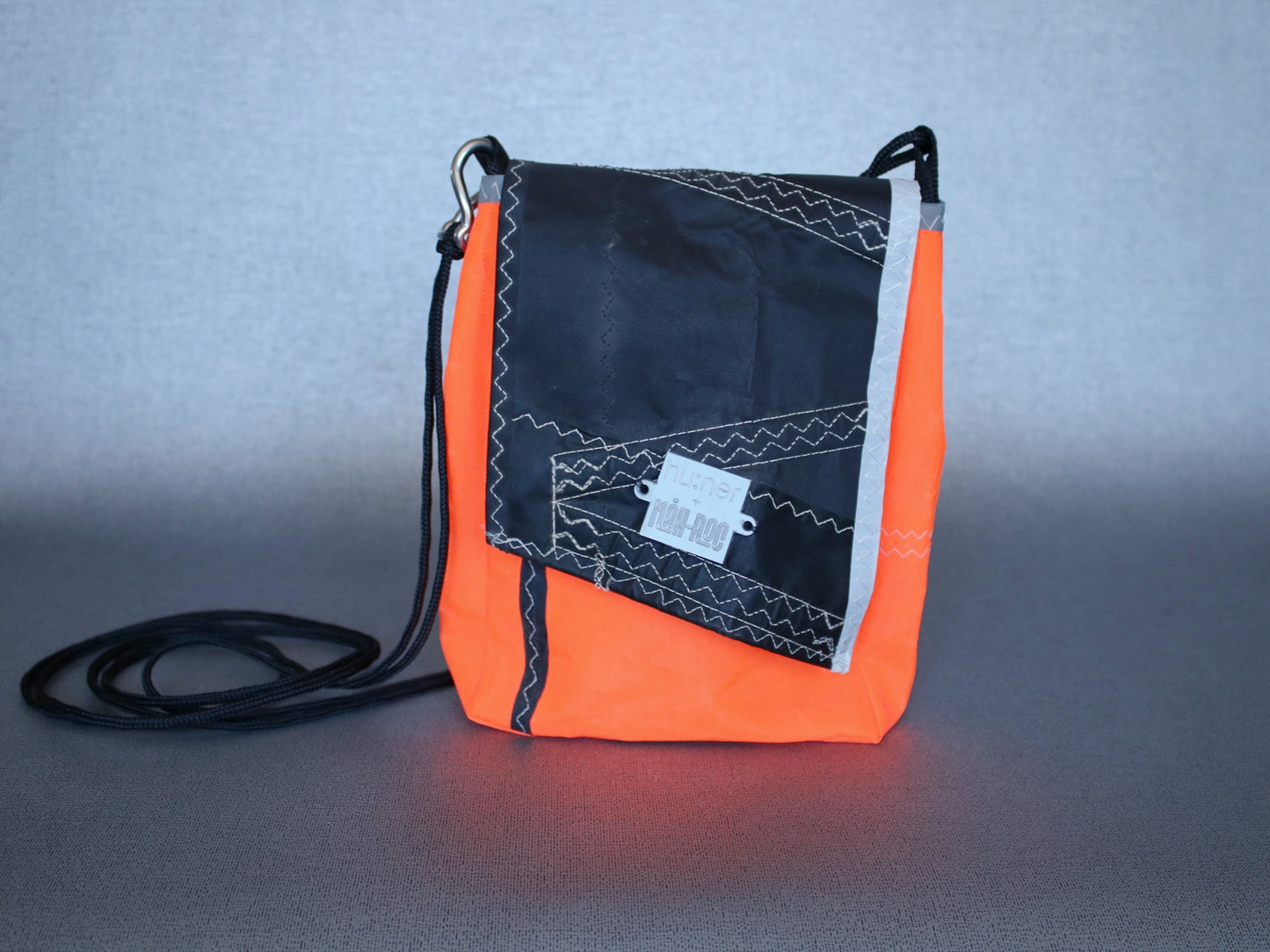 Mini Omuz Çantası – Upcycled Kite Edition